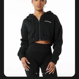 alphalete cropped hoodie